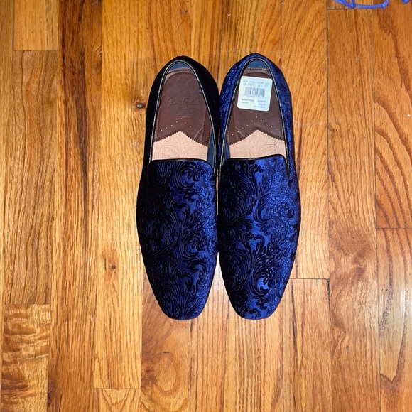 Robert Graham Other - Robert Graham (NWT) royal blue velvet shoes for men. Size 10.5.
